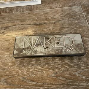 Urban Decay Smoky Palette
